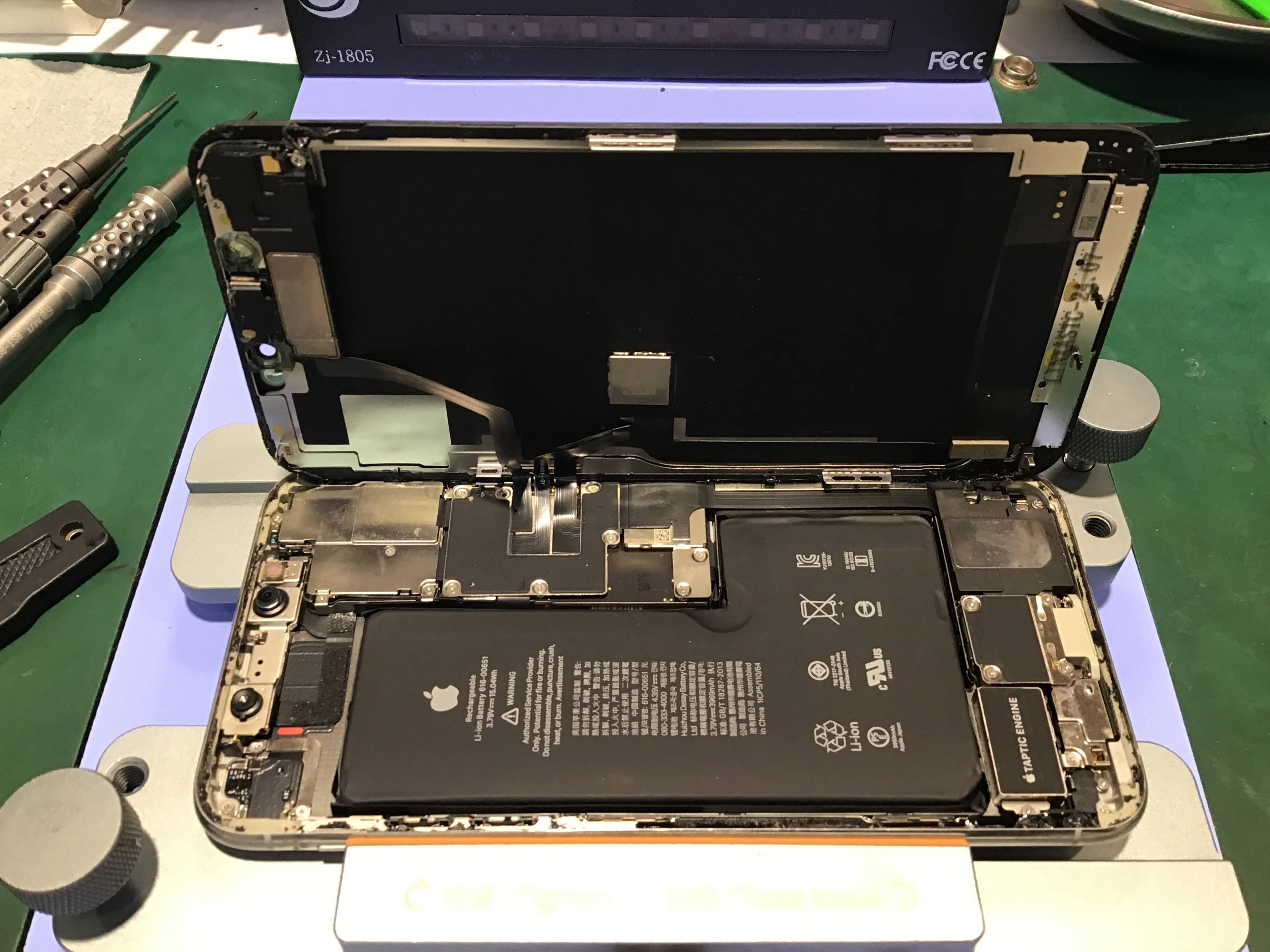 iPhone11 Pro Maxの画面交換ならデータそのまま修理可能なスマホ修理工房 秋津店へ！